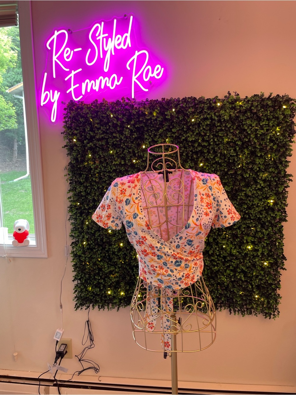 ☀️Cropped Forever 21 floral top with tie - Picture 1 of 8